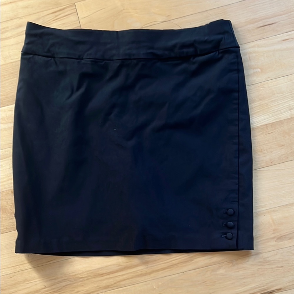 Chico's Elegant Black Button-Detail Skort